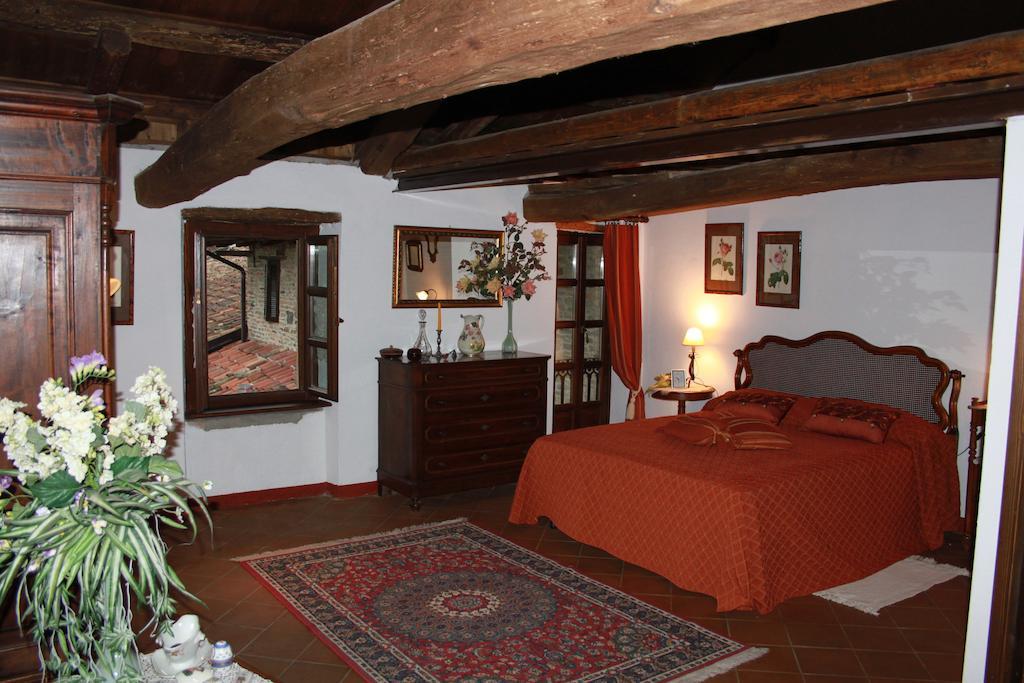 Casa Giuliana Guest House Calosso Phòng bức ảnh